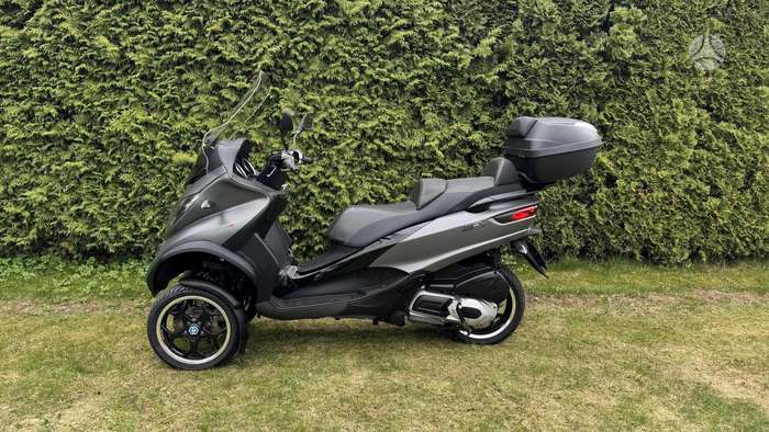 Piaggio MP3 300cc, trikes
