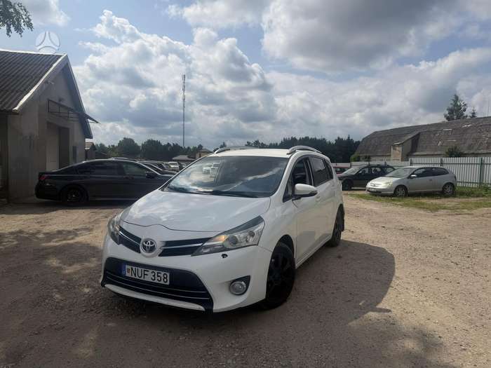 Toyota Verso, 2.0 l., Хэтчбек