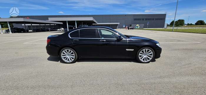 BMW 730, 3.0 l., Седан