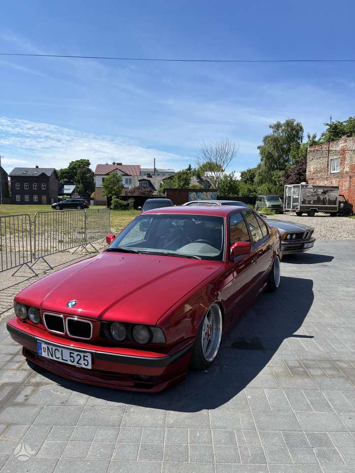 BMW 525, 2.5 l., Седан