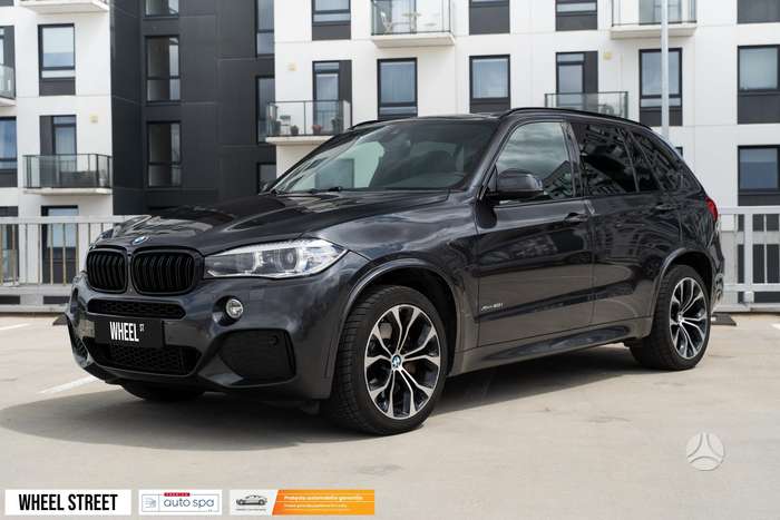 BMW X5, 4.4 l., off-road / crossover