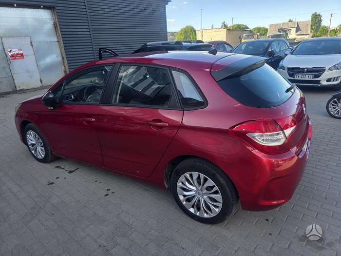 Citroen C4, 1.6 l., hatchback