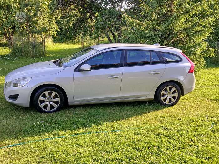 Volvo V60, 2.0 l., Хэтчбек