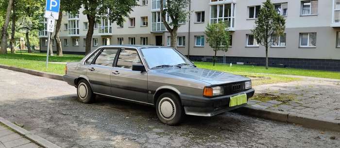 Audi 80, 1.6 l., Седан