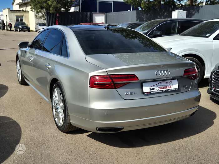 Audi A8, 4.0 l., Седан