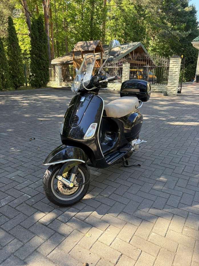 Piaggio Vespa 125cc, scooters / mopeds