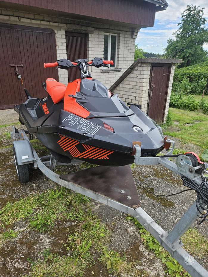 Sea-Doo Trixx3up, водные мотоциклы