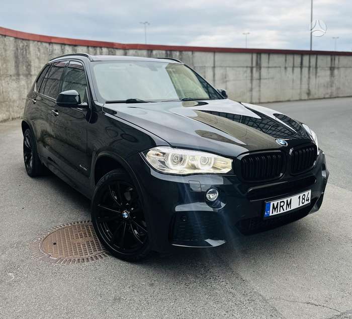 BMW X5, 3.0 l., off-road / crossover