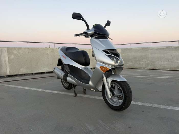 Aprilia Leonardo 125cc, scooters / mopeds