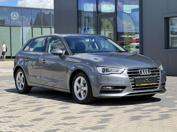Audi A3, 1.6 l., hatchback