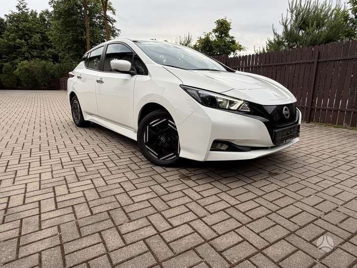 Nissan Leaf, 40 kWh, hatchback