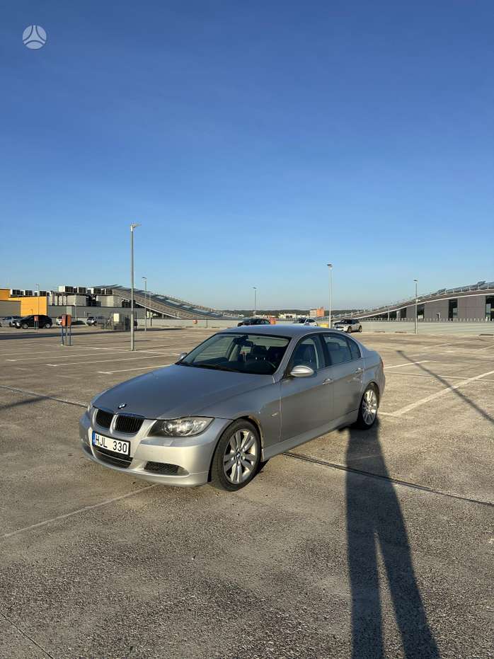BMW 330, 3.0 l., Седан