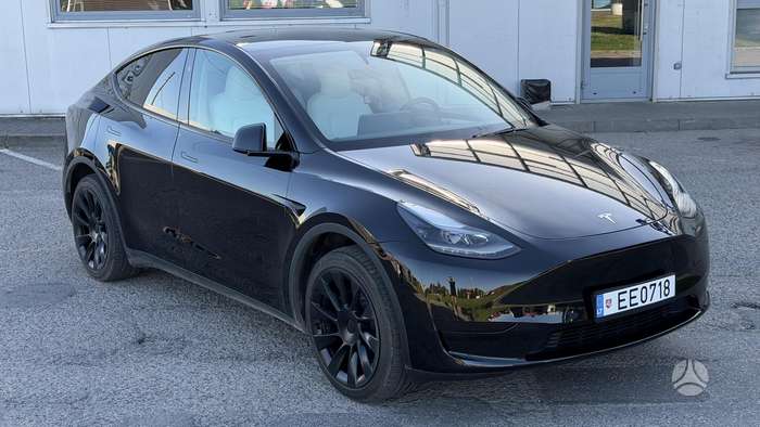 Tesla Model Y, 60 kWh, hatchback