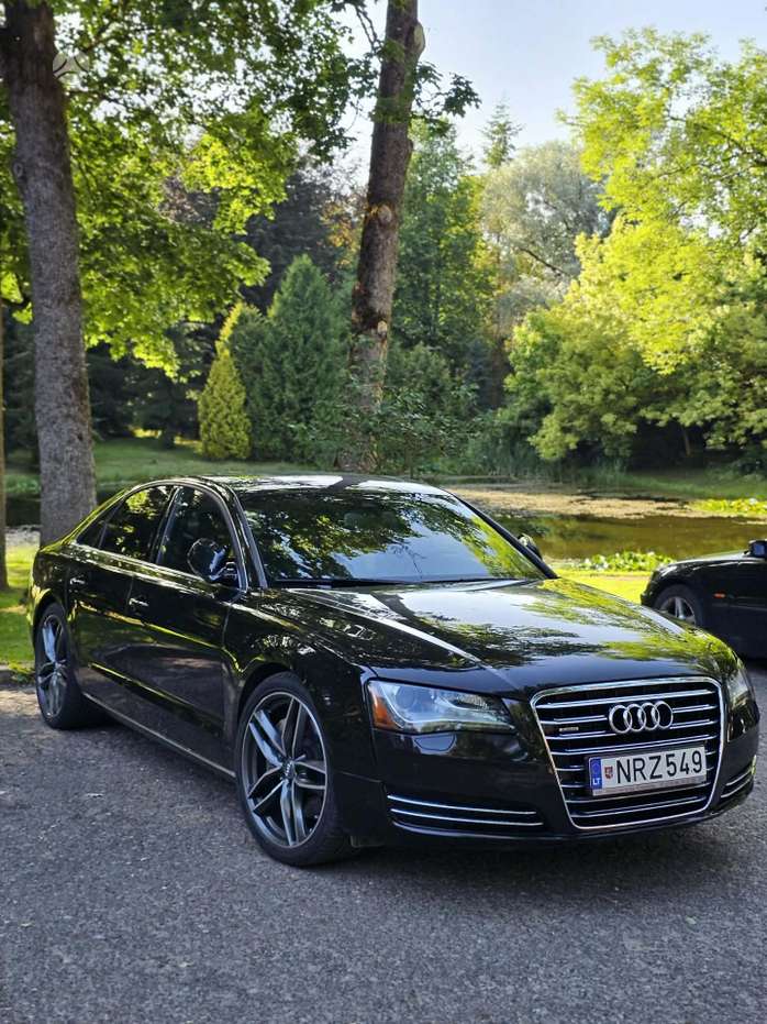 Audi A8, 4.2 l., sedanas