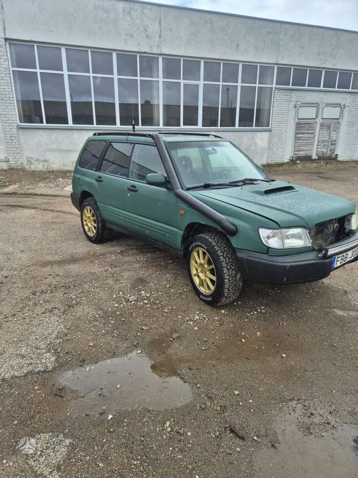 Subaru Forester, 2.0 l., off-road / crossover
