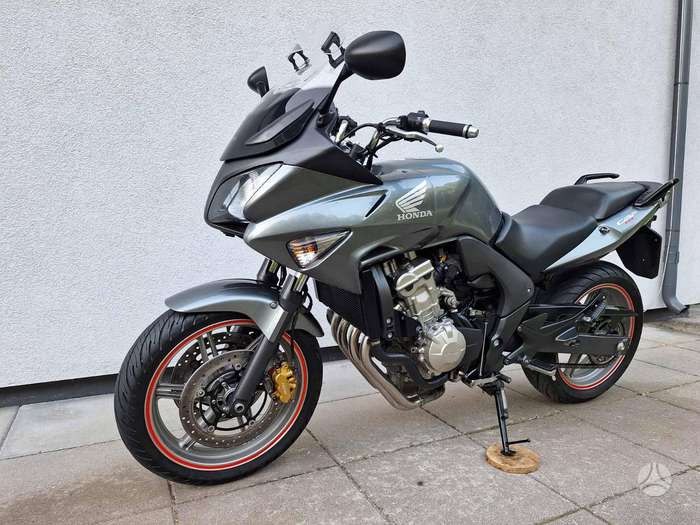 Honda CBF 600cc, street / classic