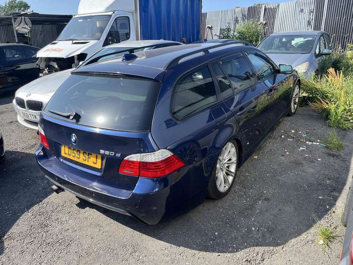 BMW 520, universalas
