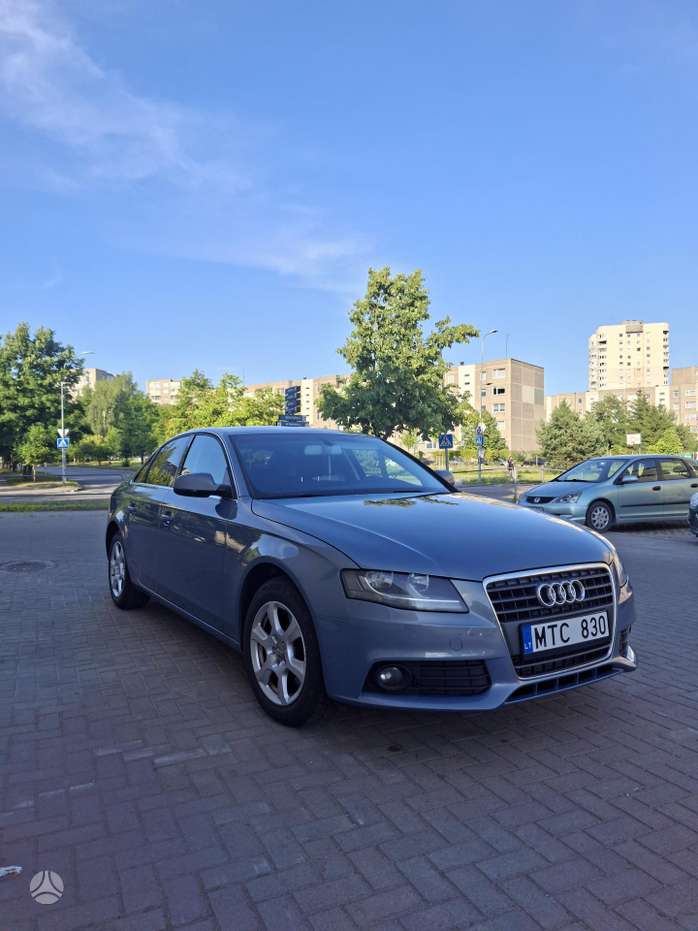 Audi A4, 2.0 l., Седан
