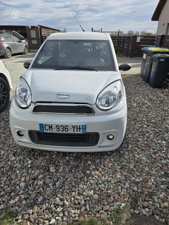 Microcar M8, Хэтчбек