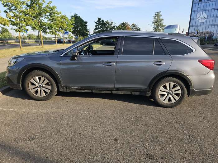 Subaru Outback, universalas