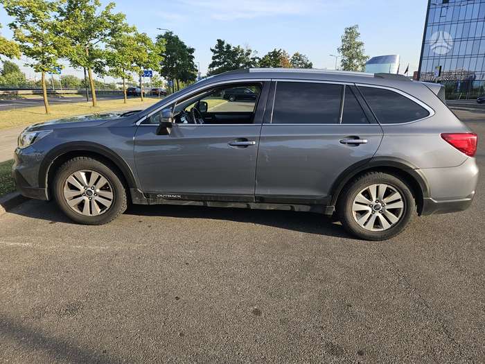 Subaru Outback, universalas
