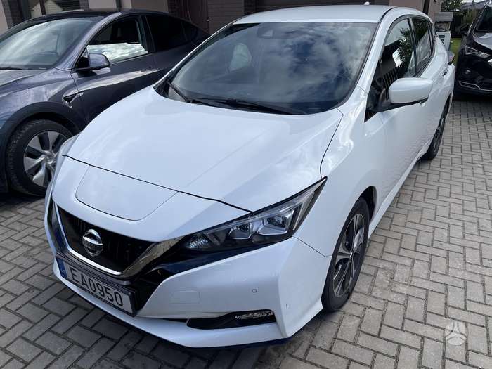 Nissan Leaf, 62 кВт·ч, Хэтчбек