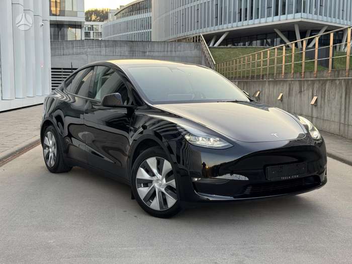 Tesla Model Y, 78 kWh, hatchback