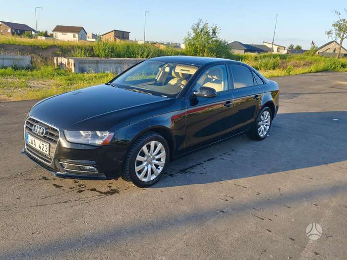 Audi A4, 2.0 l., Седан