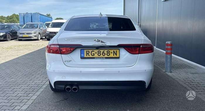 Jaguar XF, 2.0 l., Седан