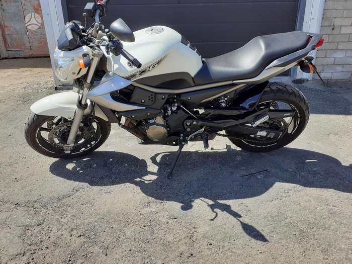 Yamaha XJ6 600cc, street / classic