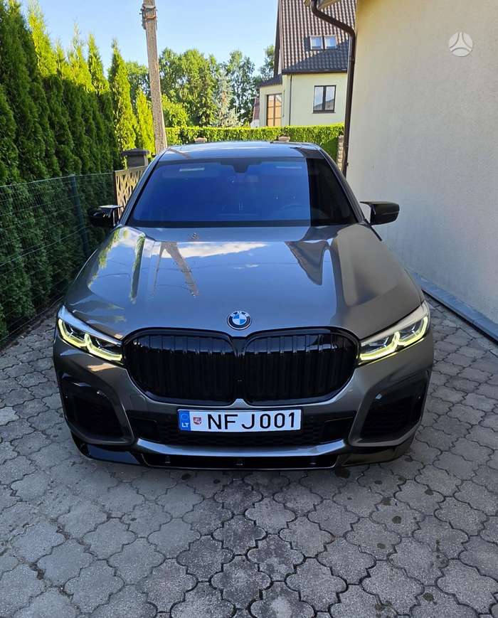 BMW 750, 4.4 l., Лимузин