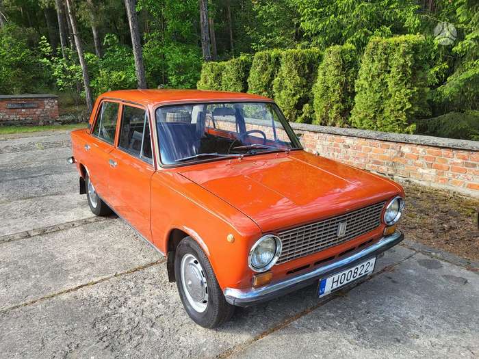 Lada 2101, saloon / sedan
