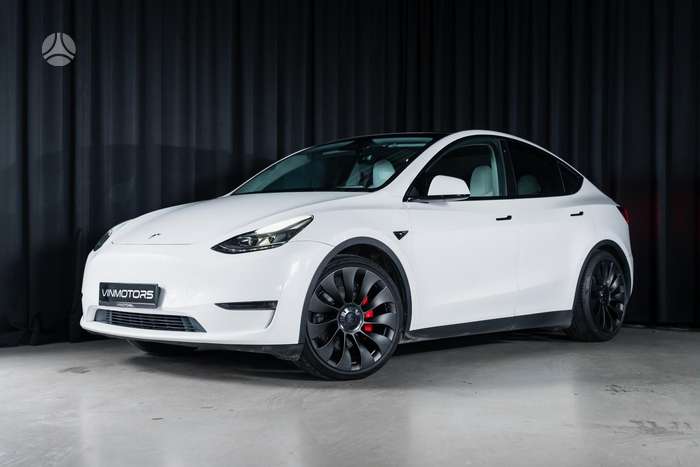 Tesla Model Y, off-road / crossover