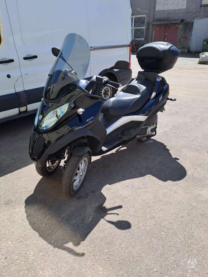 Piaggio MP3 300cc, trikes