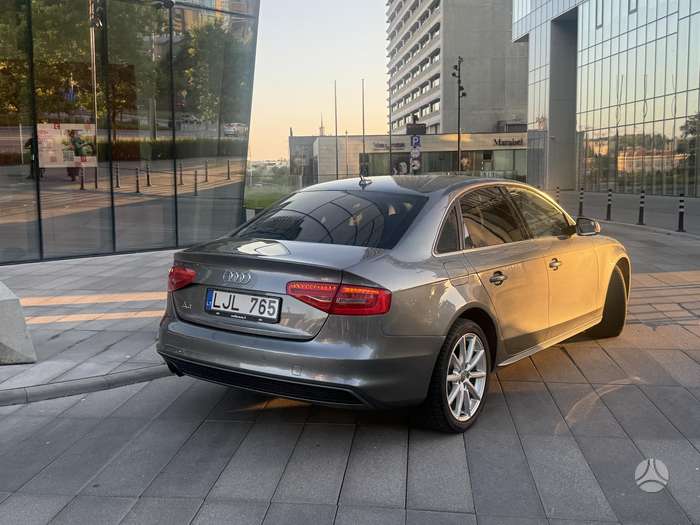 Audi A4, 2.0 l., saloon / sedan