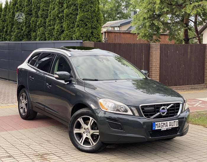 Volvo XC60, 2.4 l., off-road / crossover