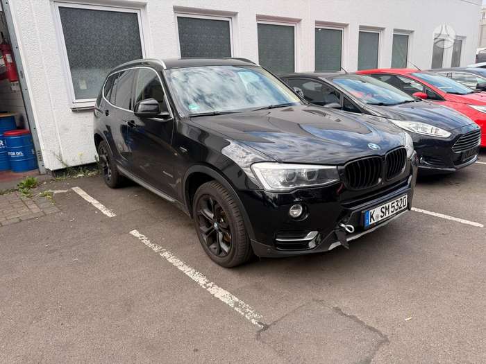 BMW 330, 3.0 l., hatchback