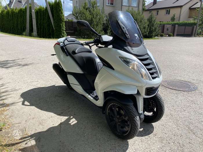 Peugeot Metropolis 400cc, trikes