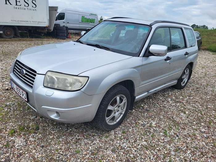 Subaru Forester, 2.0 l., Минивэн