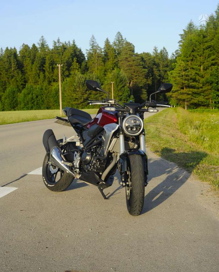Honda CB 300cc, street / classic