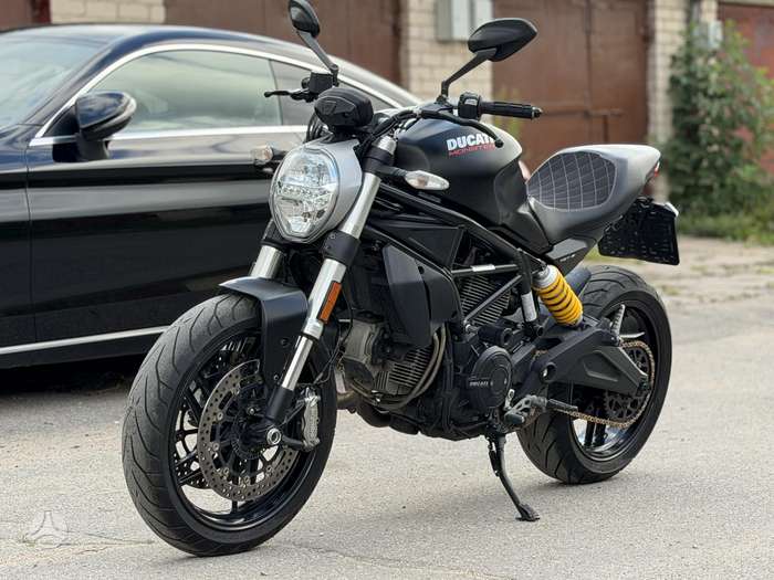 Ducati Monster 797cc, street / classic