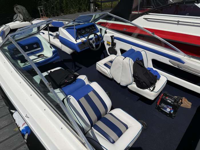 SEA RAY SR 180, yachts / cruisers