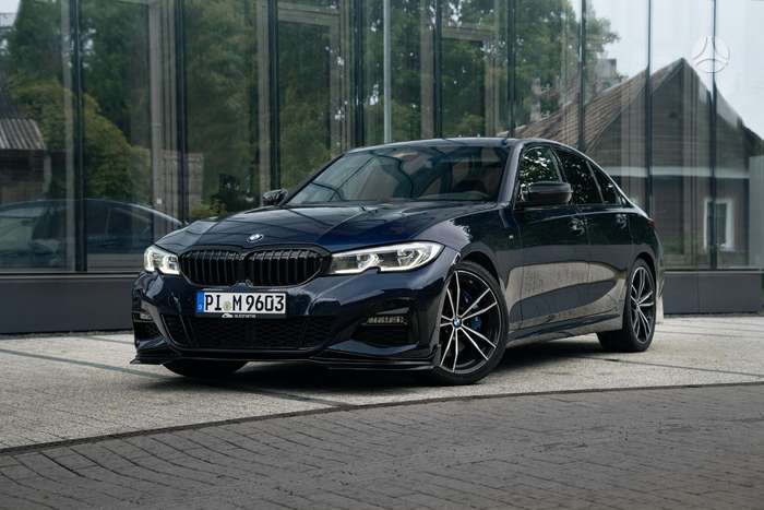 BMW 330, 2.0 l., Седан