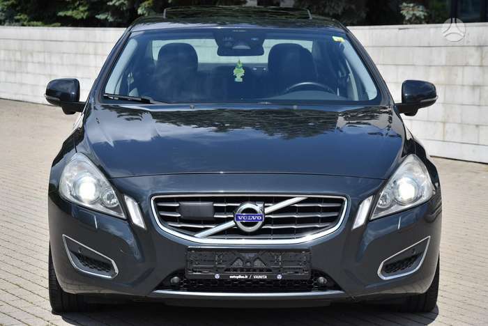 Volvo S60, 2.4 l., Седан