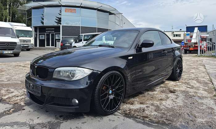 BMW 123, coupe