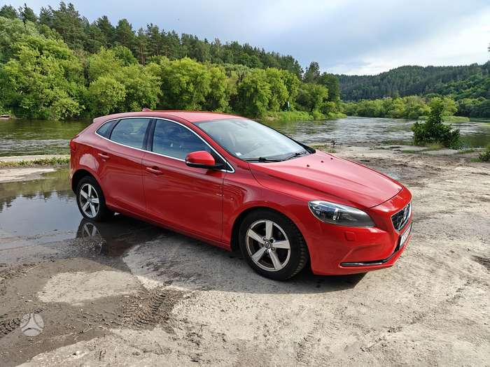 Volvo V40, 2.0 l., Хэтчбек
