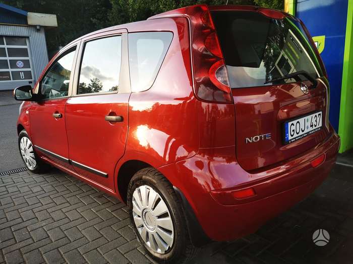 Nissan Note, 1.6 l., hatchback