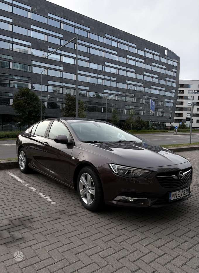 Opel Insignia, 1.6 l., hatchback