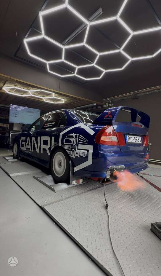 Mitsubishi Lancer Evolution, saloon / sedan