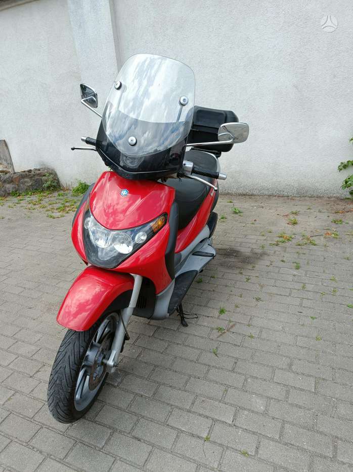 Piaggio Beverly 200cc, мотороллеры / мопеды